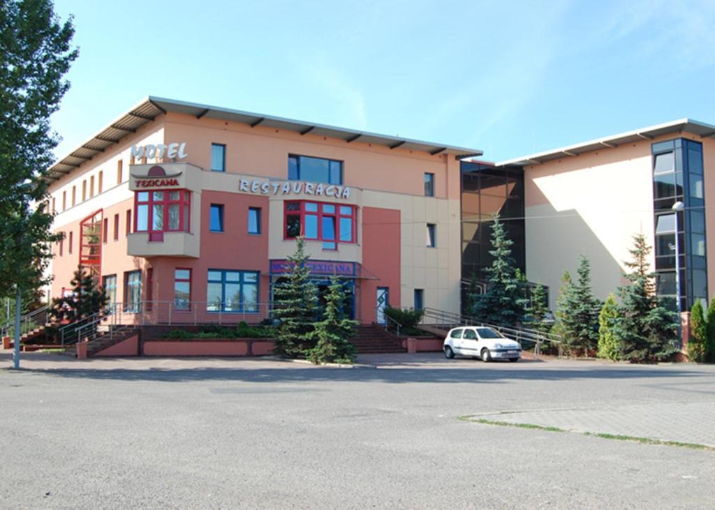 Hotel Texicana Sulechów Exterior foto
